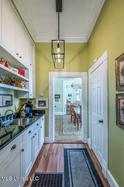 Kitchen - 612 State St, Natchez, MS 39120 photo 5 of 8