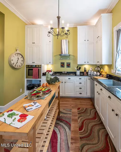 Kitchen - 612 State St, Natchez, MS 39120 photo 1 of 8