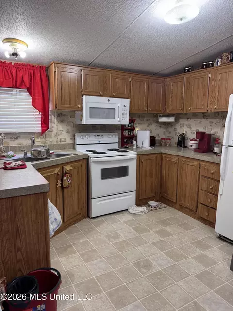 1990 Brasher Rd, Biloxi, MS 39532 photo 5