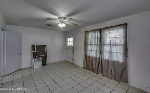 Living - 6118 Terry Rd, Byram, MS 39272 photo 1 of 4