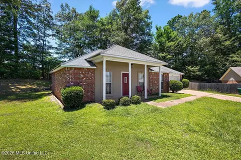Exterior - 152 Brooklynn St, Byram, MS 39272 photo 2 of 4