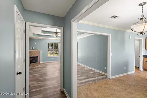 Entry Way - 152 Brooklynn St, Byram, MS 39272 photo 2 of 2