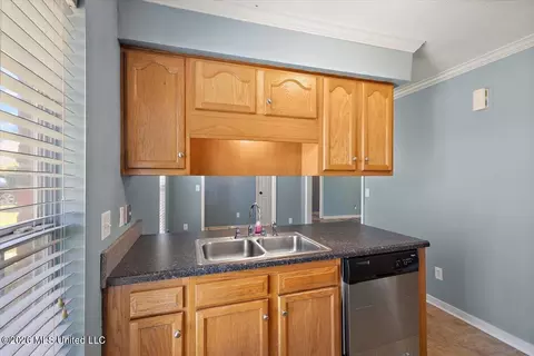 Kitchen - 152 Brooklynn St, Byram, MS 39272 photo 3 of 4