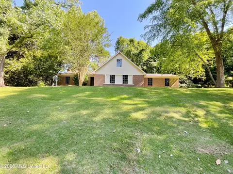 1709 Sherwood Cir, Yazoo City, MS 39194