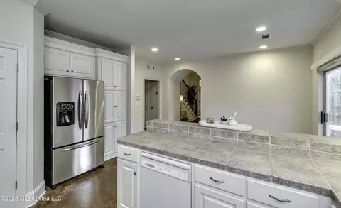 Kitchen - 12 Ashton Gardens Dr, Jackson, MS 39211 photo 9 of 9