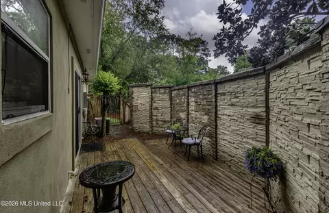 Exterior - 12 Ashton Gardens Dr, Jackson, MS 39211 photo 5 of 10