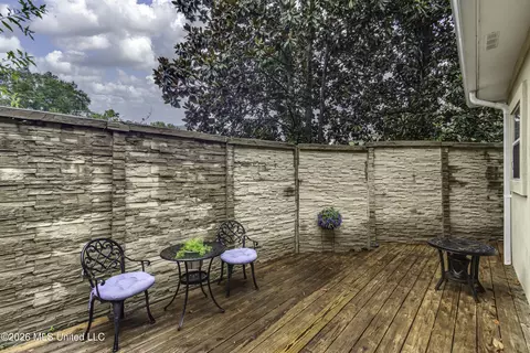 Exterior - 12 Ashton Gardens Dr, Jackson, MS 39211 photo 3 of 10