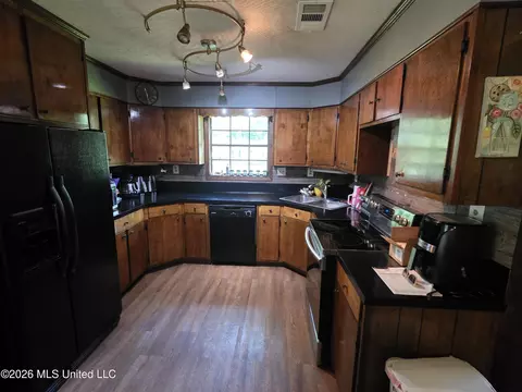 Kitchen - 1008 Tannahill St, Wesson, MS 39191 photo 1 of 2