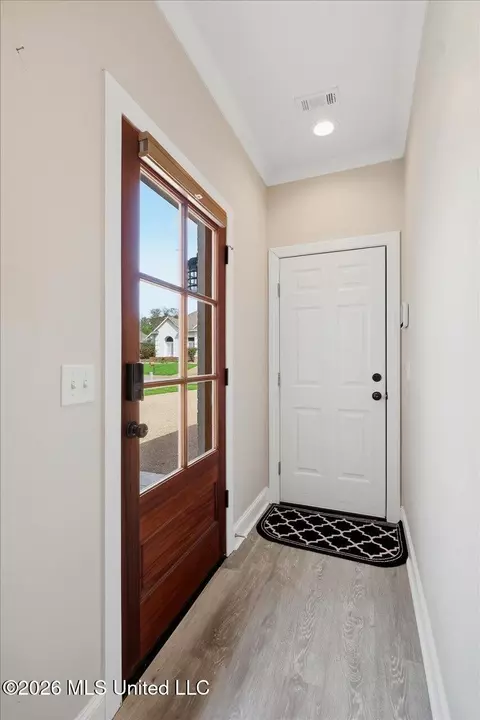 Entry Way - 108 Vineyard Blvd, Brandon, MS 39047 photo 4 of 4