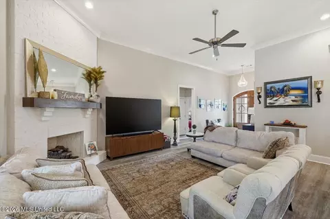 Living - 108 Vineyard Blvd, Brandon, MS 39047 photo 1 of 1