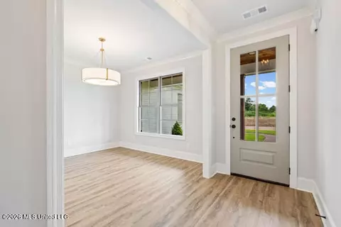 Entry Way - 348 Oakworth Dr, Hernando, MS 38632 photo 1 of 2