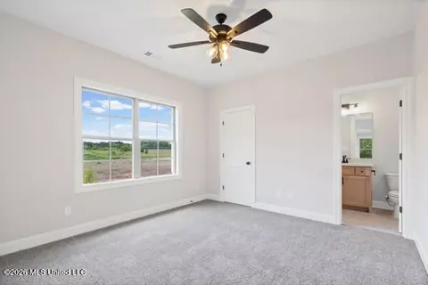 Bedroom - 348 Oakworth Dr, Hernando, MS 38632 photo 4 of 6