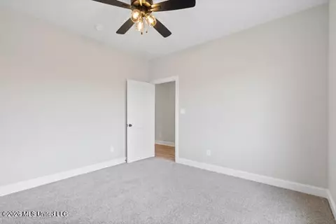 Bedroom - 348 Oakworth Dr, Hernando, MS 38632 photo 5 of 6