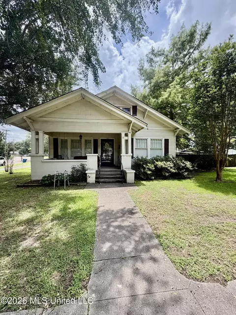 102 Elm Ave, Clarksdale, MS 38614