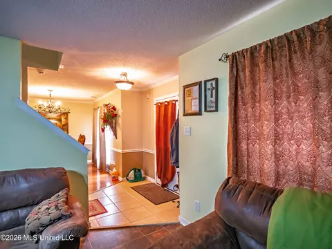 107 Sunrise Cv, Batesville, MS 38606