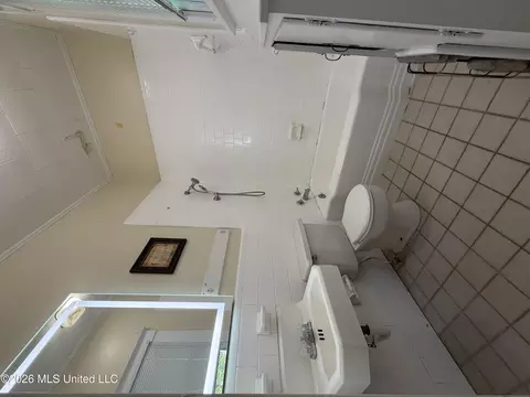 Bath - 506 Cassedy St, Brookhaven, MS 39601 photo 4 of 5