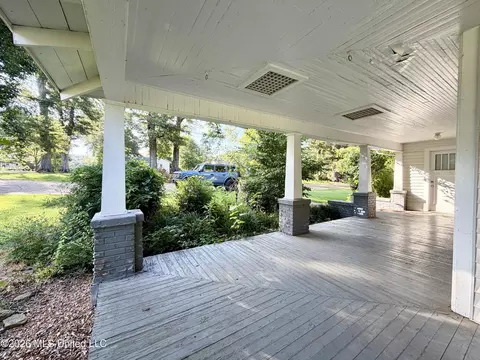 Exterior - 506 Cassedy St, Brookhaven, MS 39601 photo 3 of 6
