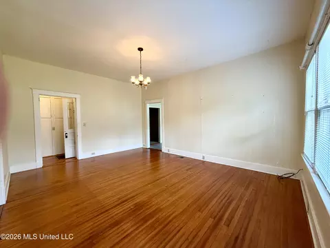 Living - 506 Cassedy St, Brookhaven, MS 39601 photo 5 of 6