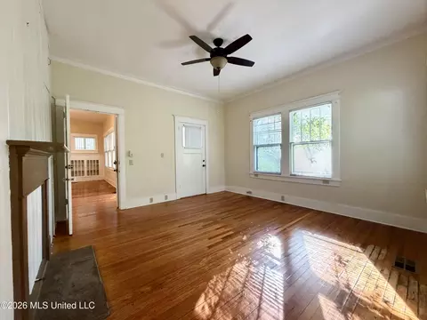 Living - 506 Cassedy St, Brookhaven, MS 39601 photo 3 of 6
