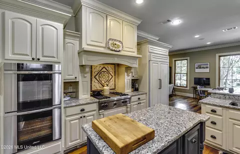 Kitchen - 115 Chartres Dr, Madison, MS 39110 photo 4 of 7