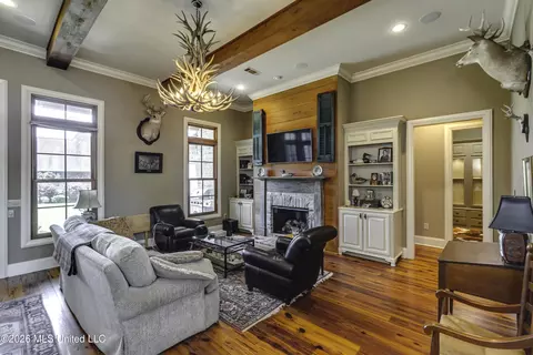 Living - 115 Chartres Dr, Madison, MS 39110 photo 4 of 7