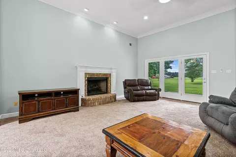 Living - 4165 Green Hill Dr, Hernando, MS 38632 photo 2 of 2