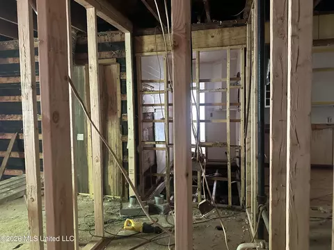Entry Way - 224 Hartfield St, Jackson, MS 39216 photo 1 of 8