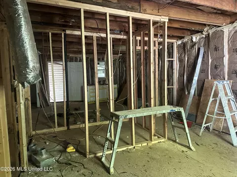 Entry Way - 224 Hartfield St, Jackson, MS 39216 photo 5 of 8