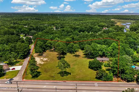 4212 Gautier Vancleave Rd, Gautier, MS 39553