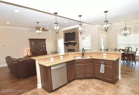 Kitchen - 4713 Bakersfield Dr, Nesbit, MS 38651 photo 1 of 3