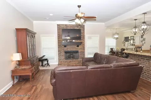 Living - 4713 Bakersfield Dr, Nesbit, MS 38651 photo 1 of 1
