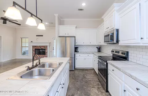 Kitchen - 508 Fairway Ave, Byram, MS 39272 photo 3 of 3