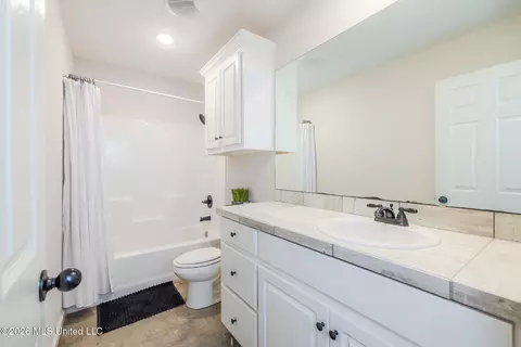 Bath - 508 Fairway Ave, Byram, MS 39272 photo 1 of 3
