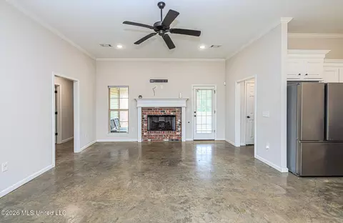 Living - 508 Fairway Ave, Byram, MS 39272 photo 1 of 2