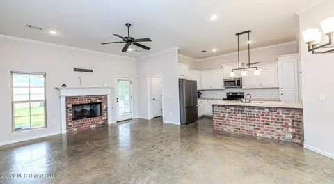 Living - 508 Fairway Ave, Byram, MS 39272 photo 2 of 2