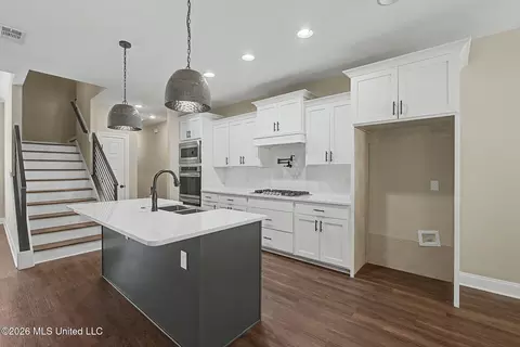 Kitchen - 2945 Fossil Hill Dr, Hernando, MS 38632 photo 1 of 3