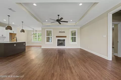 Living - 2945 Fossil Hill Dr, Hernando, MS 38632 photo 1 of 4