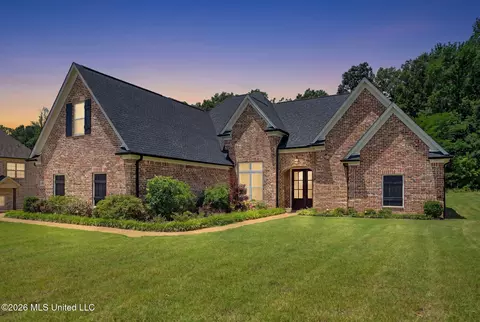 Exterior - 2945 Fossil Hill Dr, Hernando, MS 38632 photo 7 of 11
