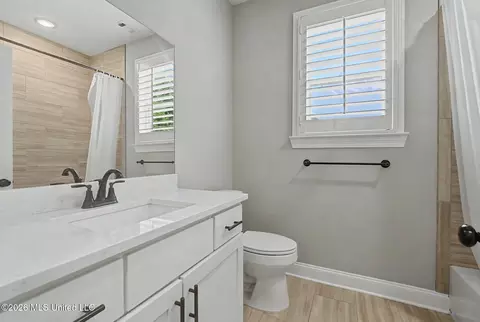 Bath - 2945 Fossil Hill Dr, Hernando, MS 38632 photo 2 of 3
