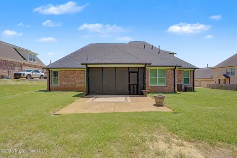 Exterior - 2945 Fossil Hill Dr, Hernando, MS 38632 photo 8 of 11