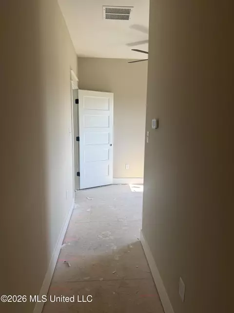 Entry Way - 1711 Caribe Dr, Nesbit, MS 38651 photo 2 of 2