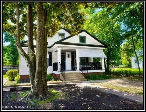 Exterior - 371 S College St, Grenada, MS 38901 photo 2 of 4