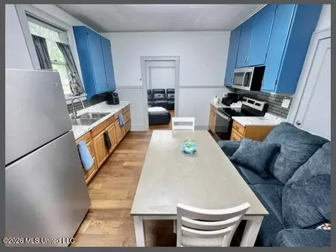 Kitchen - 371 S College St, Grenada, MS 38901 photo 2 of 7