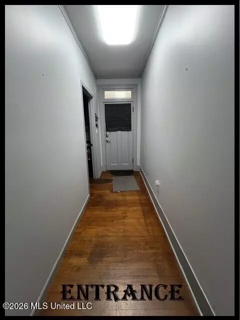 Entry Way - 371 S College St, Grenada, MS 38901 photo 1 of 2