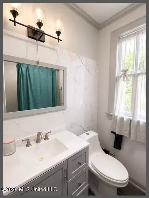 Bath - 371 S College St, Grenada, MS 38901 photo 3 of 4