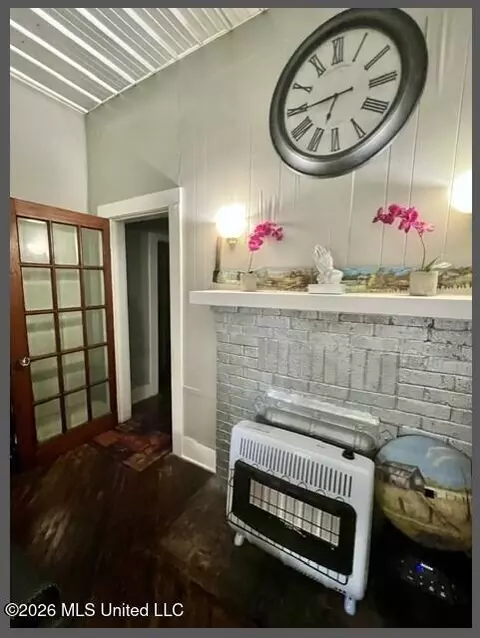 Entry Way - 393 George Payne Cossar Blvd, Charleston, MS 38921 photo 1 of 1