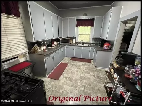 Kitchen - 393 George Payne Cossar Blvd, Charleston, MS 38921 photo 1 of 4