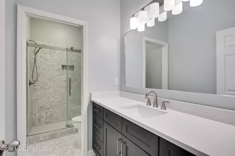 Bath - 7105 N Apache Dr, Olive Branch, MS 38654 photo 4 of 5