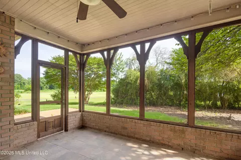 Exterior - 7105 N Apache Dr, Olive Branch, MS 38654 photo 6 of 7