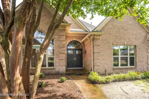 Exterior - 7105 N Apache Dr, Olive Branch, MS 38654 photo 2 of 7